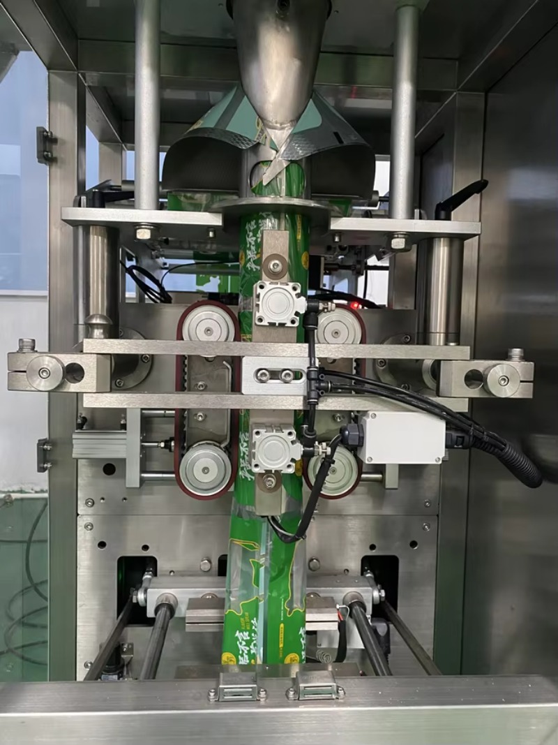 Vertical Packing Machine with  - Dry Food Snacks 评论和价格